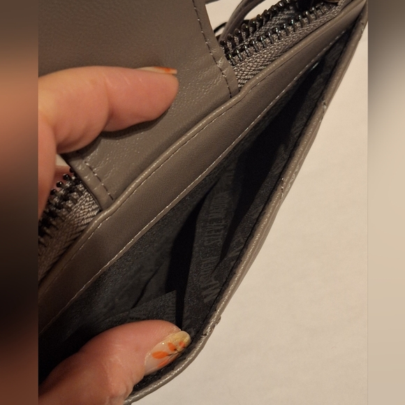 Steve Madden Wristlet NWT Gray Quilt Herringbone Magnetic Snap Latch - Picture 6 of 7